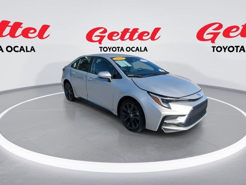Used 2023 Toyota Corolla SE image 2