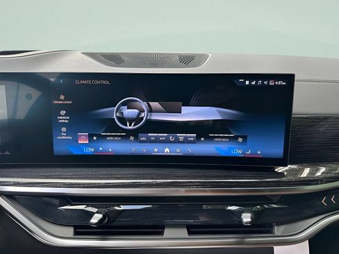 New 2026 BMW X5 xDrive40i AWD/4WD image 17
