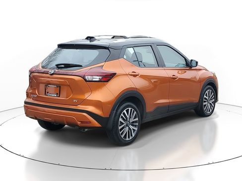 Used 2023 Nissan Kicks SV image 4
