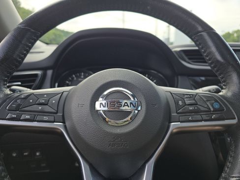 Used 2019 Nissan Rogue SV w/ Sun & Sound Touring Package FWD image 29