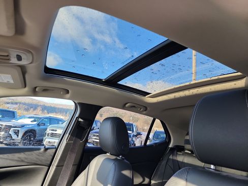 Used 2023 Buick Encore GX Essence w/ Experience Buick Package image 14