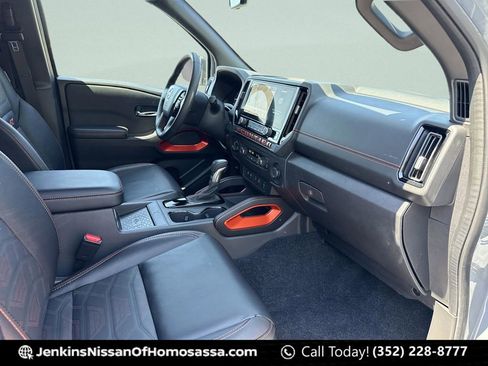 Used 2025 Nissan Frontier PRO-4X w/ Pro Premium Package image 23