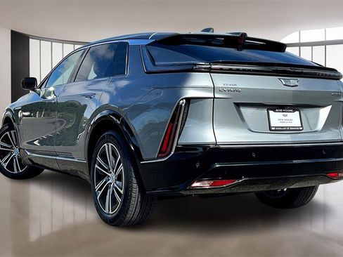 New 2025 Cadillac Lyriq Luxury image 3