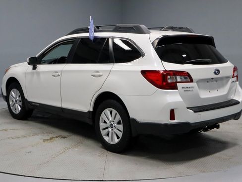 Used 2017 Subaru Outback 2.5i Premium image 9