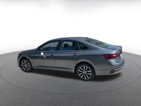 Used 2025 Volkswagen Jetta SE image 10