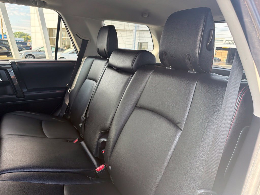Used 2021 Toyota 4Runner Venture w/ Moonroof Package AWD/4WD image 15