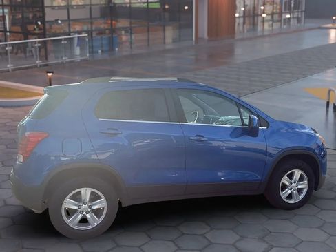 Used 2016 Chevrolet Trax LT w/ LT Convenience Package image 10