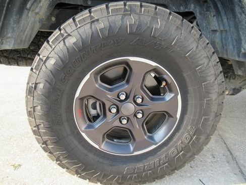 Used 2021 Jeep Gladiator Rubicon AWD/4WD image 5