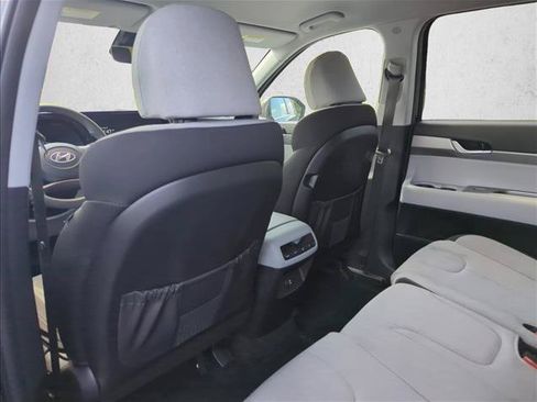 Used 2025 Hyundai Palisade SE FWD image 23