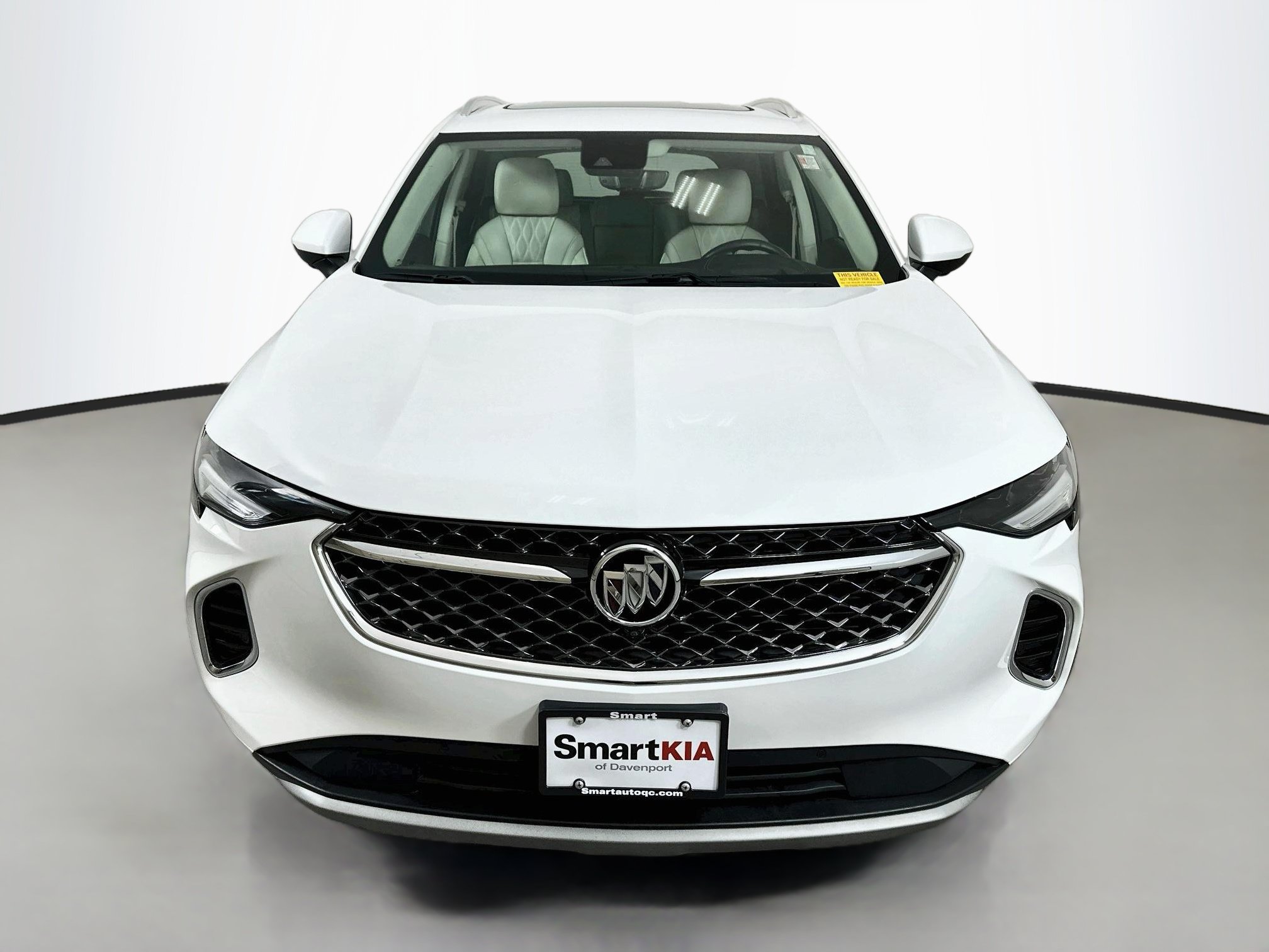 Used 2022 Buick Envision Avenir w/ Technology Package II FWD image 2