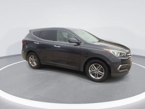 Used 2017 Hyundai Santa Fe Sport FWD image 2