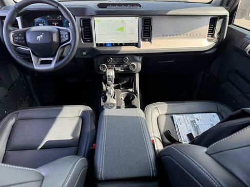 New 2025 Ford Bronco Outer Banks w/ Sasquatch Package image 6