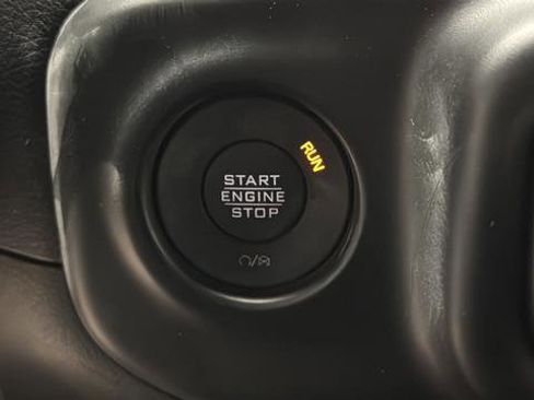Used 2022 Jeep Wrangler Unlimited Sahara w/ Cold Weather Group AWD/4WD image 22