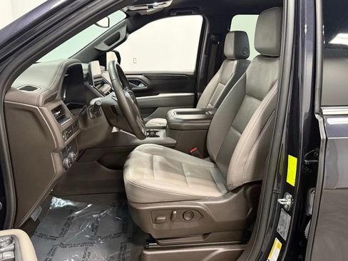 Used 2024 Chevrolet Suburban LT image 14