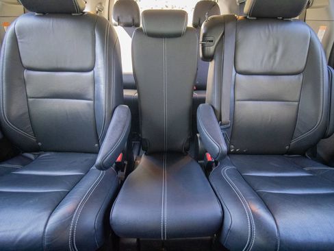 Used 2018 Toyota Sienna SE image 44