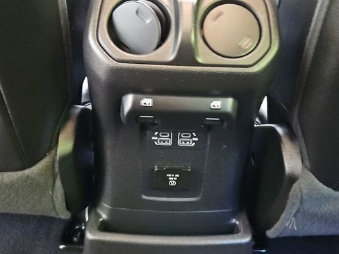 Used 2022 Jeep Wrangler Unlimited Sahara w/ Cold Weather Group AWD/4WD image 28