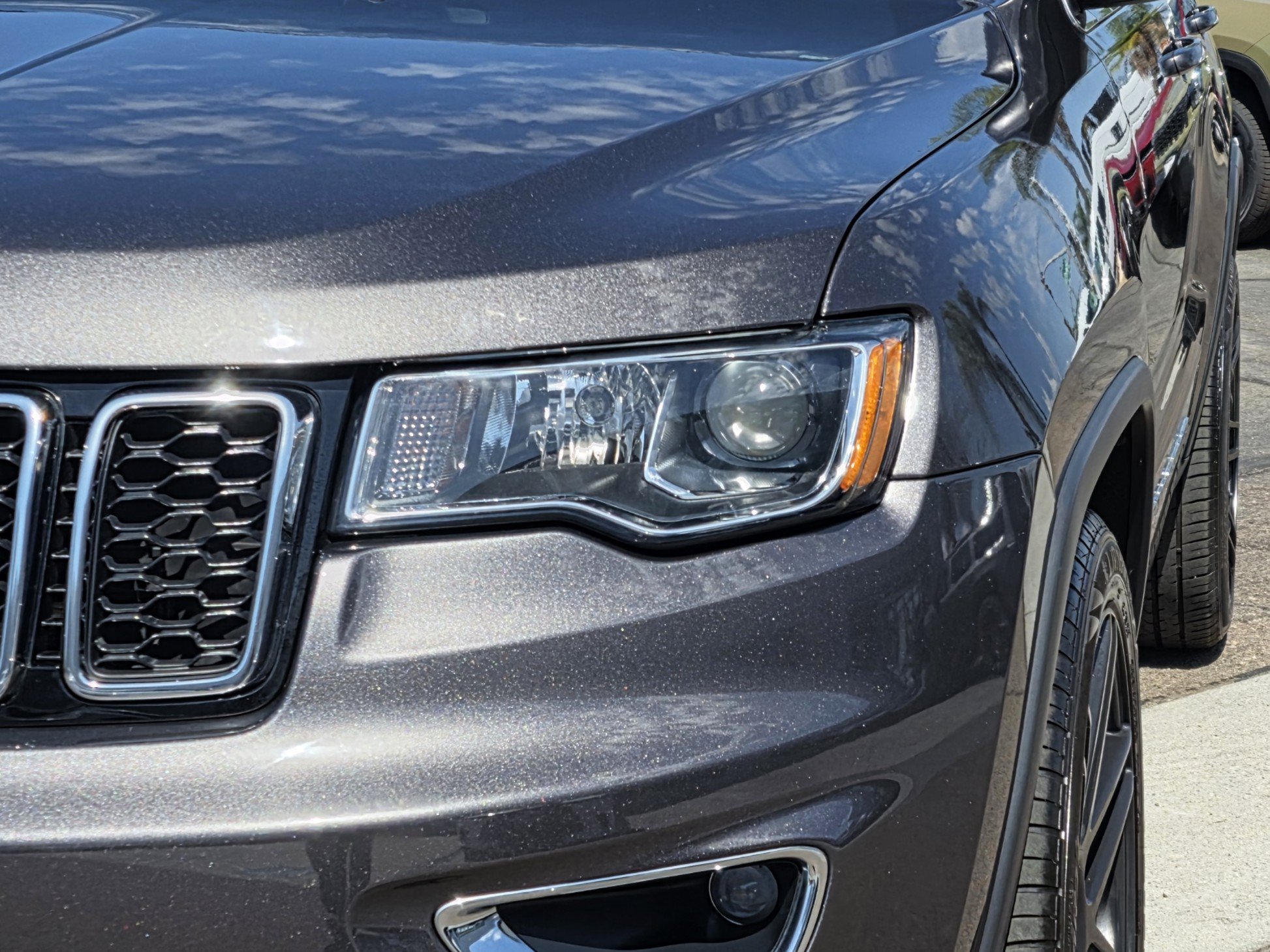 Certified 2019 Jeep Grand Cherokee Laredo w/ Laredo X Package RWD image 8