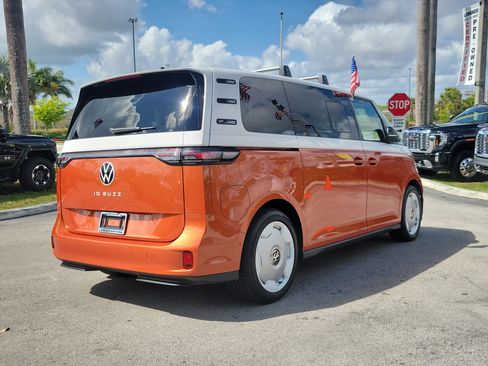 Used 2025 Volkswagen ID. Buzz 1st Edition image 5