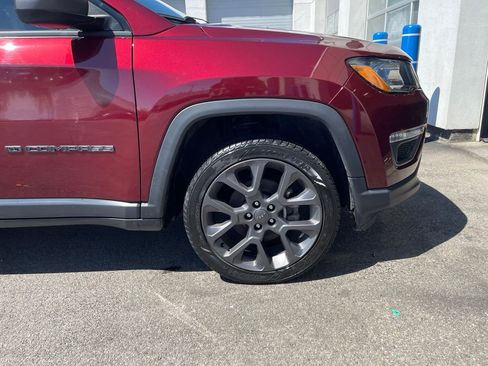 Used 2021 Jeep Compass Latitude w/ Sun and Sound Group AWD/4WD image 9