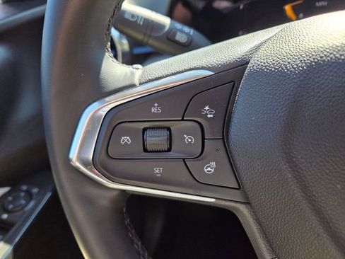 Used 2025 Chevrolet Trax LT w/ LT Convenience Package image 38