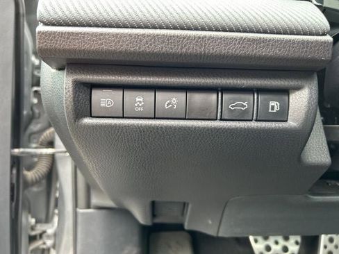 Used 2025 Toyota Camry SE FWD image 21