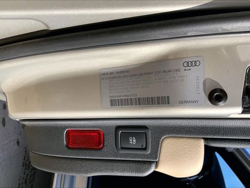 Used 2017 Audi A4 2.0T Premium Plus w/ Premium Plus Package image 31