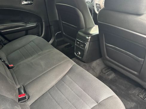 Used 2014 Dodge Charger SE image 28