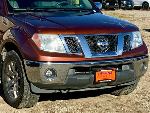 Used 2018 Nissan Frontier SL image 12