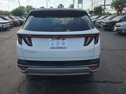 Used 2025 Hyundai Tucson Limited AWD/4WD image 3