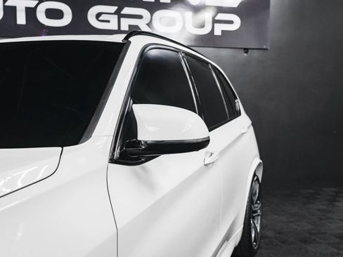 Used 2017 BMW X5 M image 7