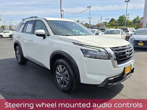 Used 2025 Nissan Pathfinder SV AWD/4WD image 8
