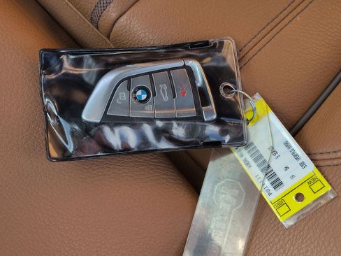 Used 2019 BMW 530e 530e iPerformance w/ Convenience Package image 36