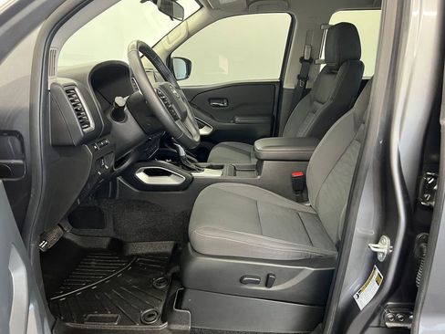 Used 2024 Nissan Frontier SV w/ Technology Package AWD/4WD image 5