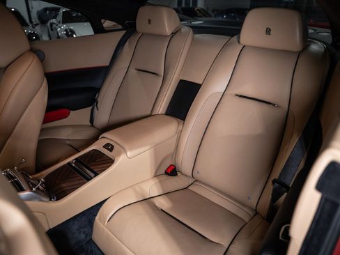Used 2019 Rolls-Royce Wraith RWD image 22