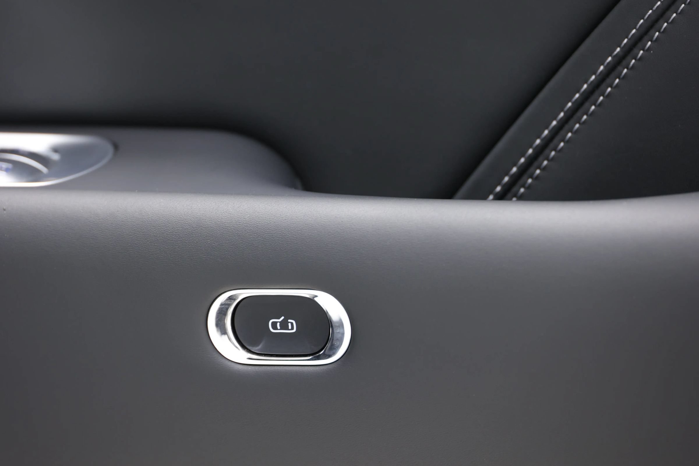 Used 2024 Genesis G90 3.5T AWD/4WD image 93
