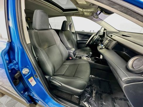 Used 2018 Toyota RAV4 XLE FWD image 33