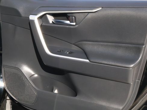 Used 2023 Toyota RAV4 XLE Premium image 17