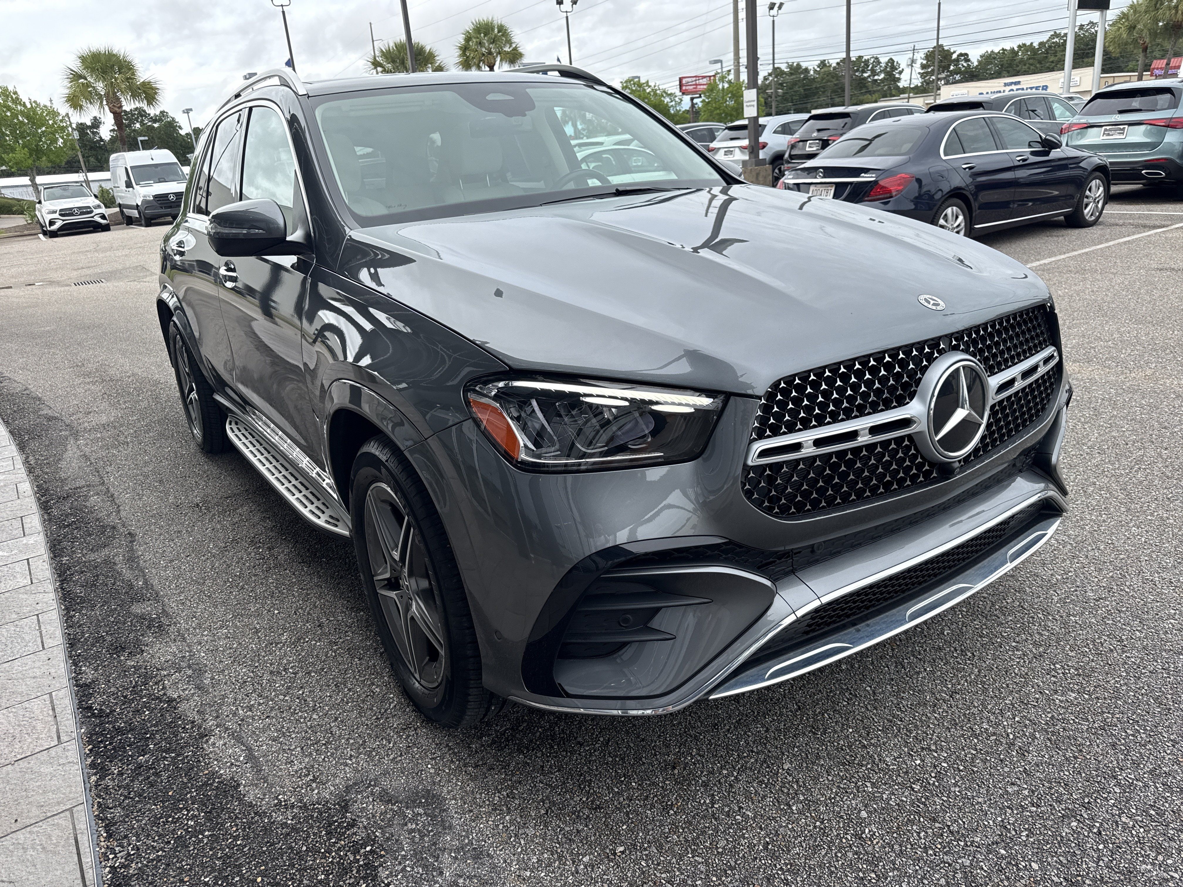 Used 2024 Mercedes-Benz GLE 350 4MATIC image 2