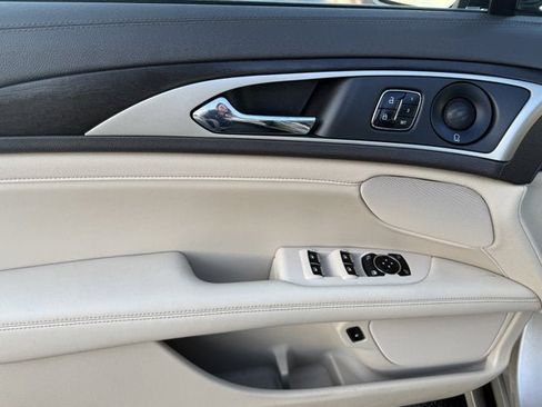 Used 2017 Lincoln MKZ Select w/ Technology Package image 15