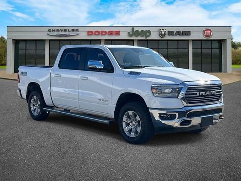 Used 2024 RAM 1500 Laramie AWD/4WD image 1