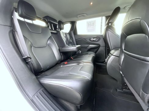 Used 2020 Jeep Cherokee Limited image 20