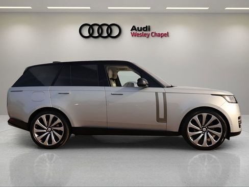 Used 2023 Land Rover Range Rover Autobiography AWD/4WD image 6