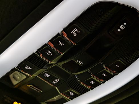 Certified 2025 Porsche Macan S AWD/4WD image 81