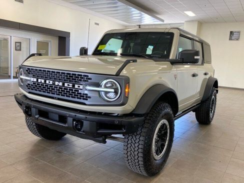 New 2025 Ford Bronco Badlands AWD/4WD image 4