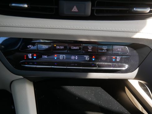 Used 2022 Buick Envision Avenir w/ Technology Package II image 23