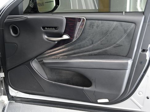 Used 2018 Lexus LS 500 w/ Luxury Package image 18