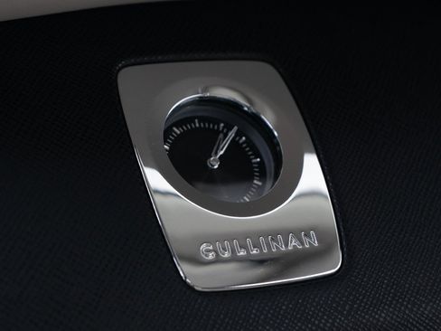 Certified 2020 Rolls-Royce Cullinan image 47