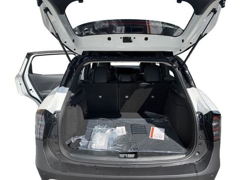New 2026 Nissan Kicks SR w/ Cold Weather Package AWD/4WD image 6