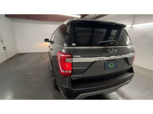 Used 2021 Ford Expedition XLT image 7