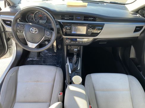 Used 2015 Toyota Corolla LE FWD image 16